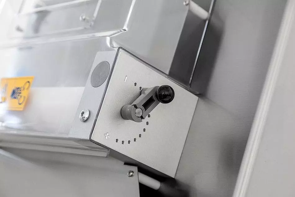 Null Teigausrollmaschine 2 Rollen Für Pizzen Bis 40 Cm 6 Null Teigausrollmaschine 2 Rollen Für Pizzen Bis 40 Cm – Bild 6