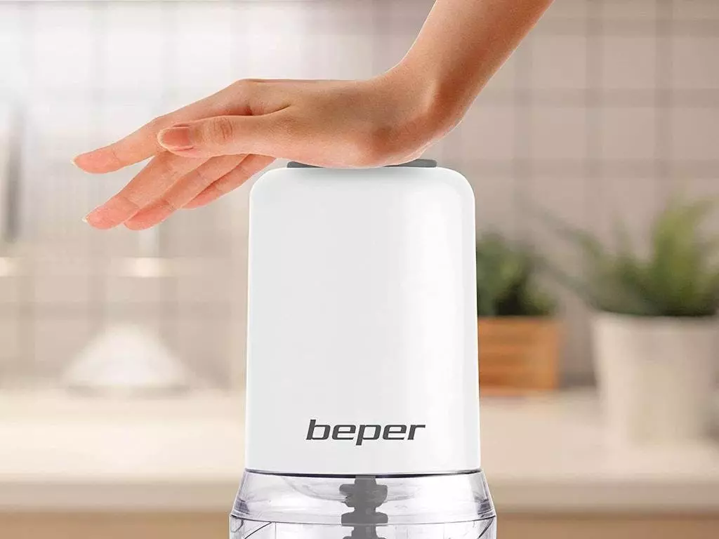 Null Beper BP.552 Universal-Zerkleinerer Mit Doppelter Klinge Für Gleichmäßiges Mahlen Und Zerkleinern 2 Null Beper BP.552 Universal-Zerkleinerer Mit Doppelter Klinge Für Gleichmäßiges Mahlen Und Zerkleinern – Bild 2